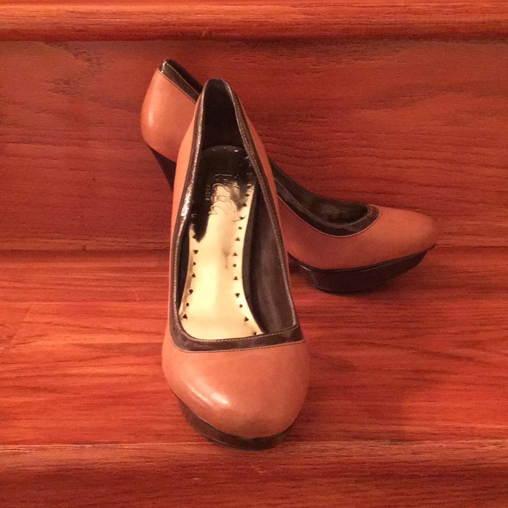 BCBG pumps